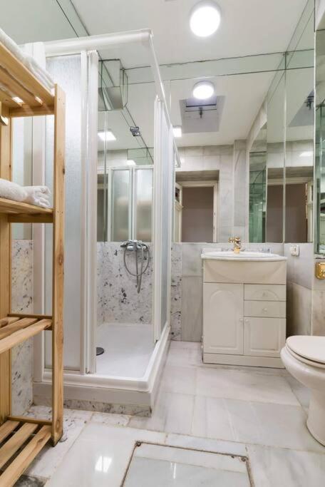 Spacious & Comfortable Flat In Gran Via-sol Apartment Madrid