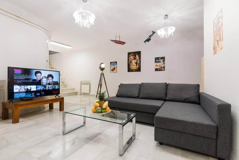 Spacious & Comfortable Flat In Gran Via-sol Apartment *